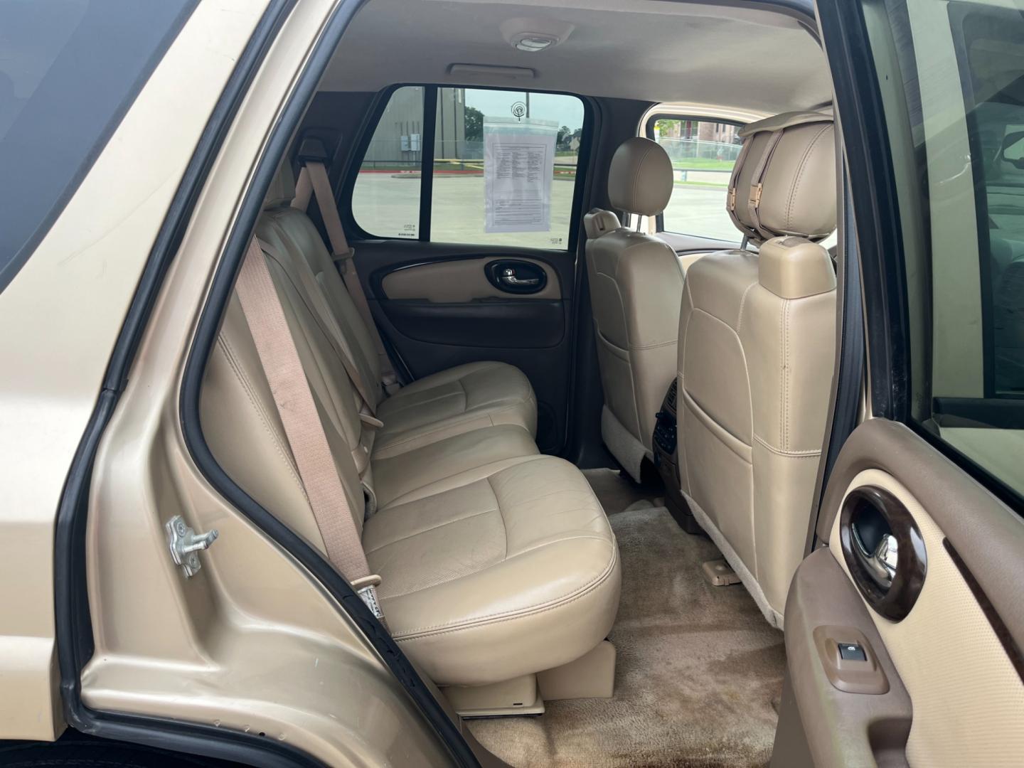 2007 GOLD /TAN Buick Rainier CXL (5GADS13S172) with an 4.2L L6 DOHC 24V engine, 4-Speed Automatic transmission, located at 14700 Tomball Parkway 249, Houston, TX, 77086, (281) 444-2200, 29.928619, -95.504074 - Photo#12